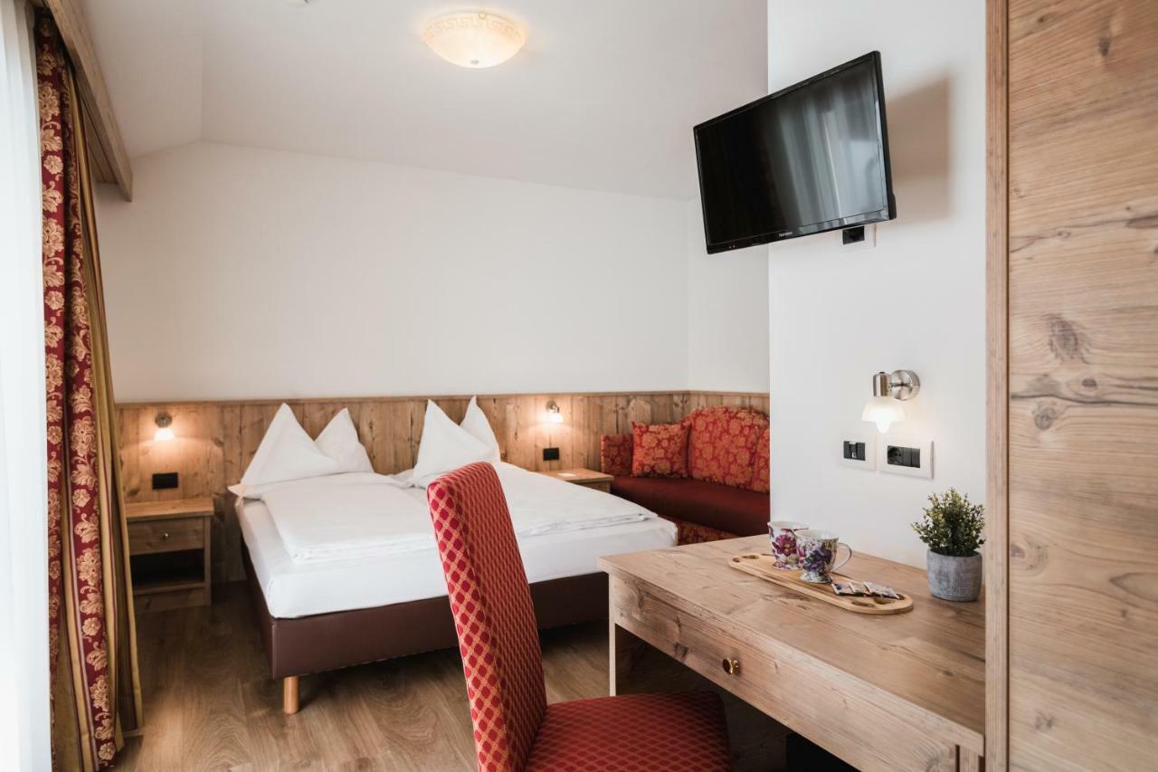 Laguscei Dolomites Mountain Hotel 3*